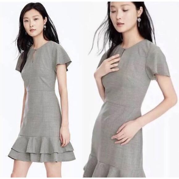 Banana Republic Size 8 Petite Business Casual Gray Light Fit Flare Ruffle Dress - Picture 1 of 6